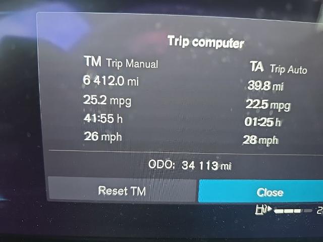 2023 Volvo XC40 B5 Plus Dark Theme