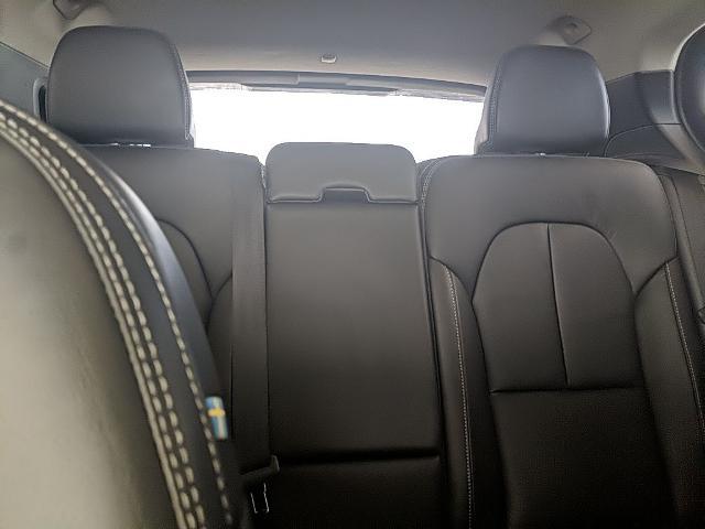 2023 Volvo XC40 B5 Plus Dark Theme