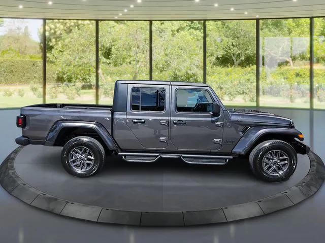 2024 Jeep Gladiator Sport S