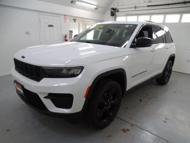 2023 Jeep Grand Cherokee Altitude 4x4
