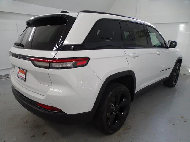 2023 Jeep Grand Cherokee Altitude 4x4