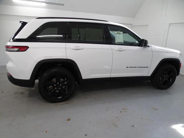 2023 Jeep Grand Cherokee Altitude 4x4