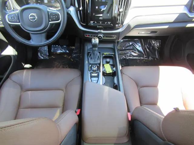 2020 Volvo XC60 T5 Momentum