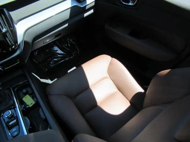 2020 Volvo XC60 T5 Momentum