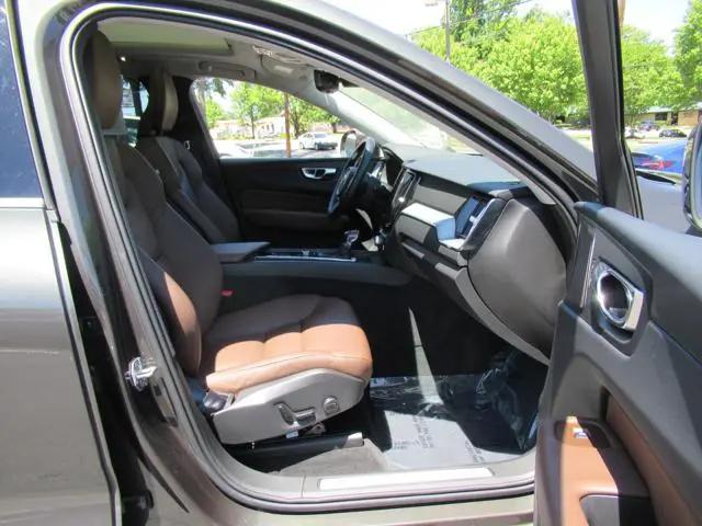 2020 Volvo XC60 T5 Momentum