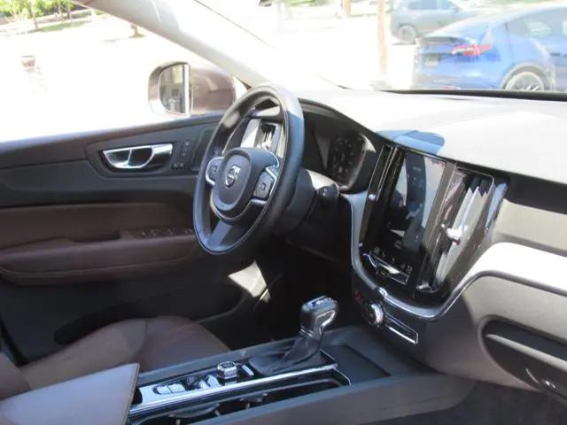 2020 Volvo XC60 T5 Momentum