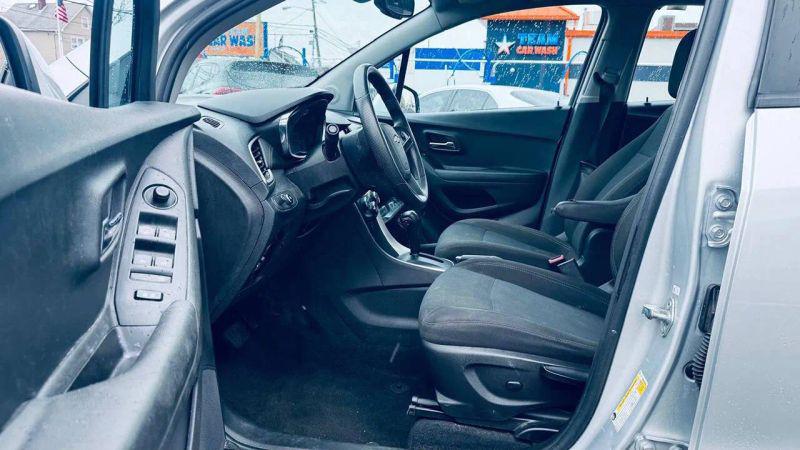 2020 Chevrolet Trax FWD LS