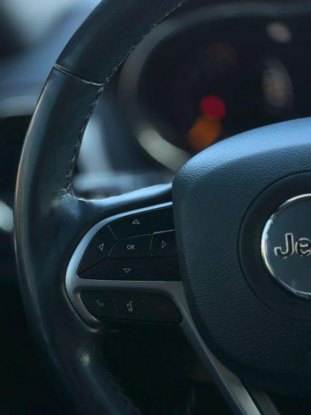 2021 Jeep Grand Cherokee Laredo X 4x4
