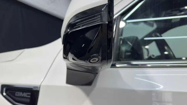 2021 GMC Yukon 2WD SLT