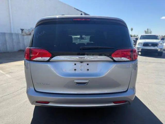 2021 Chrysler Voyager LX