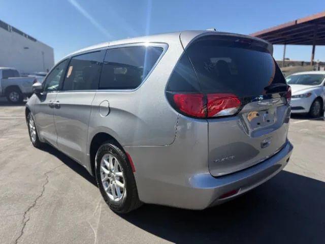 2021 Chrysler Voyager LX