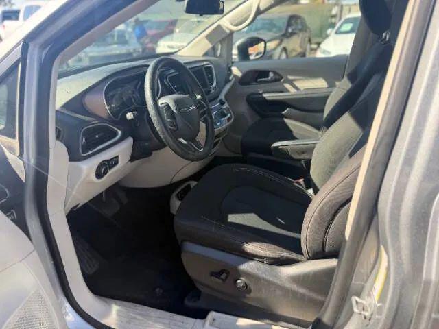 2021 Chrysler Voyager LX
