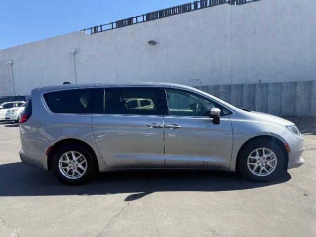 2021 Chrysler Voyager LX
