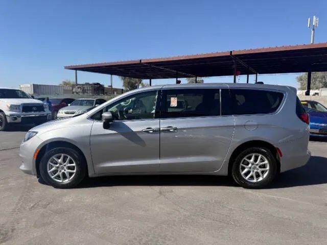 2021 Chrysler Voyager LX