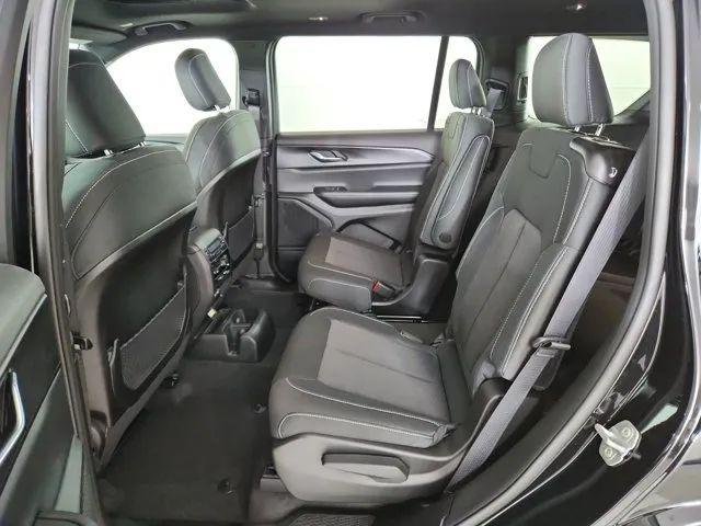 2026 Jeep Grand Cherokee L Altitude 4x4