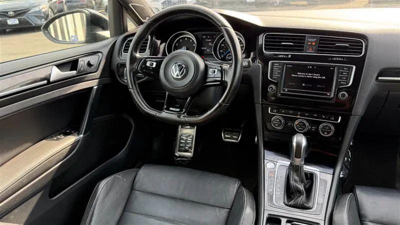 2017 Volkswagen Golf R 4-Door w/DCC & Navigation