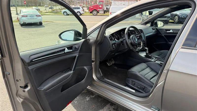 2017 Volkswagen Golf R 4-Door w/DCC & Navigation