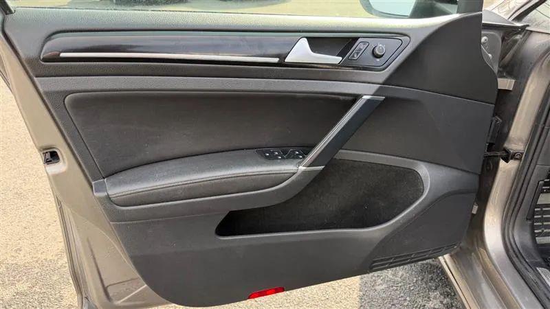 2017 Volkswagen Golf R 4-Door w/DCC & Navigation