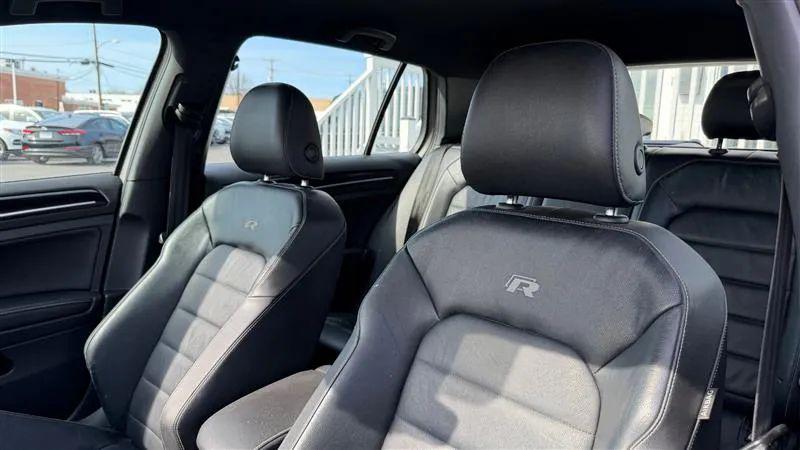 2017 Volkswagen Golf R 4-Door w/DCC & Navigation