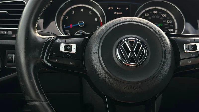 2017 Volkswagen Golf R 4-Door w/DCC & Navigation