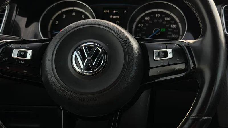 2017 Volkswagen Golf R 4-Door w/DCC & Navigation