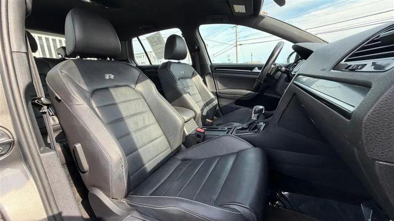 2017 Volkswagen Golf R 4-Door w/DCC & Navigation