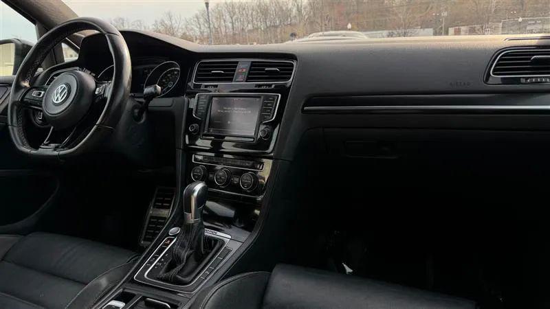 2017 Volkswagen Golf R 4-Door w/DCC & Navigation