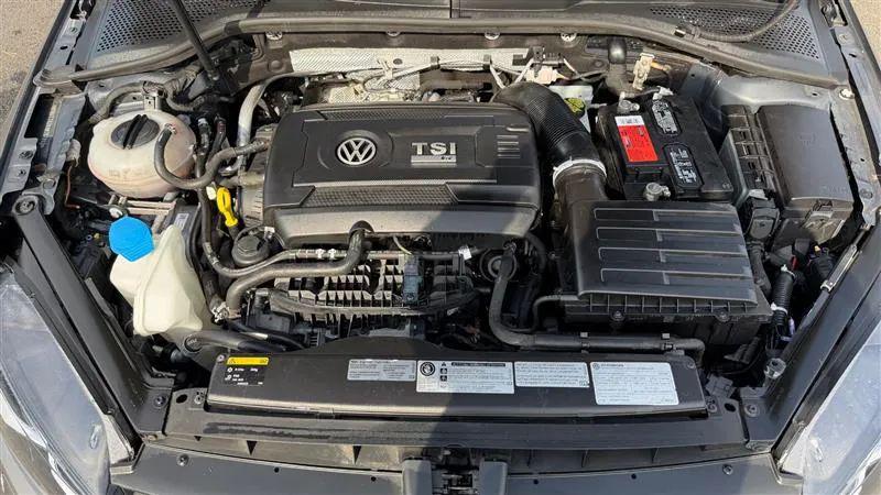 2017 Volkswagen Golf R 4-Door w/DCC & Navigation