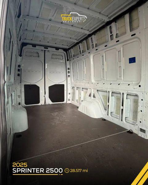 2025 Mercedes-Benz Sprinter 2500 High Roof 4-Cyl Diesel