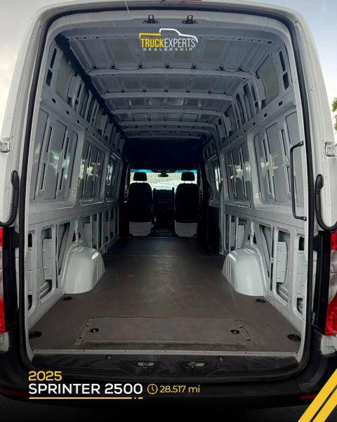 2025 Mercedes-Benz Sprinter 2500 High Roof 4-Cyl Diesel