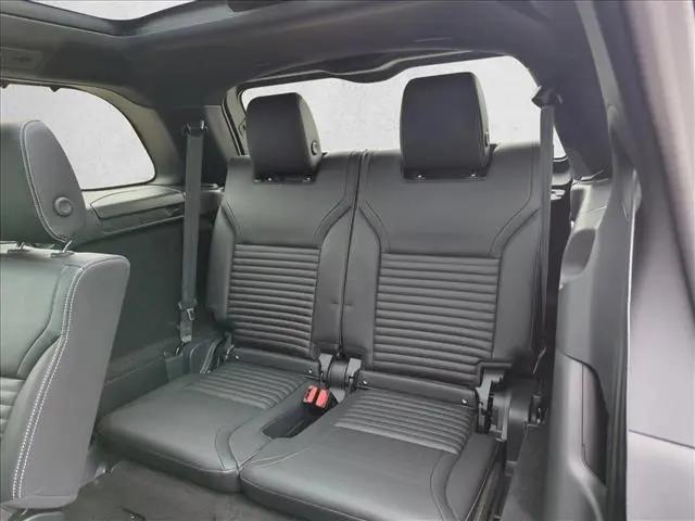 2024 Land Rover Discovery P360 Dynamic SE