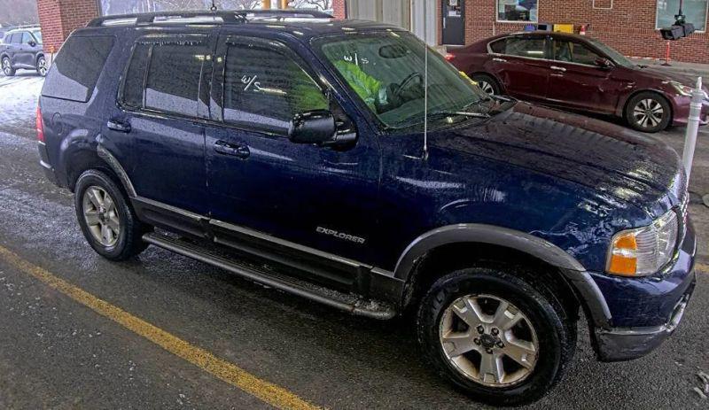 2004 Ford Explorer XLT