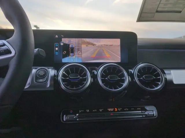 2026 Mercedes-Benz GLB 4MATIC