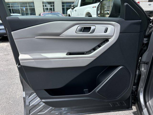 2026 Ford Explorer Active w/200A Pkg RWD
