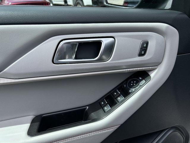 2026 Ford Explorer Active w/200A Pkg RWD