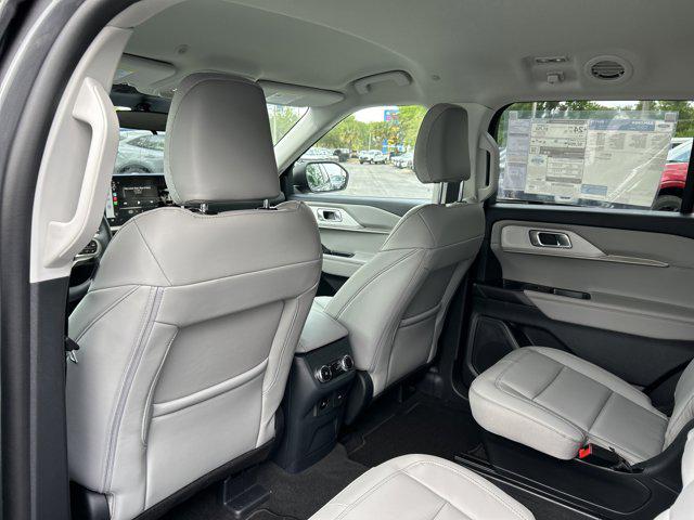 2026 Ford Explorer Active w/200A Pkg RWD