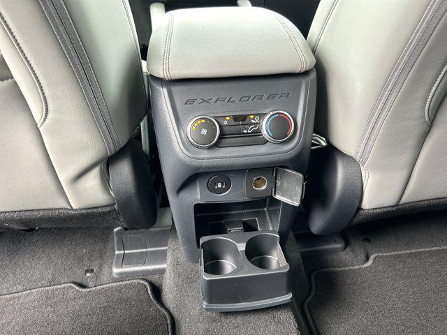 2026 Ford Explorer Active w/200A Pkg RWD