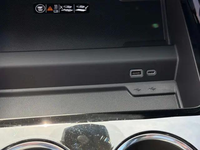 2026 Chevrolet Suburban Z71, 4WD
