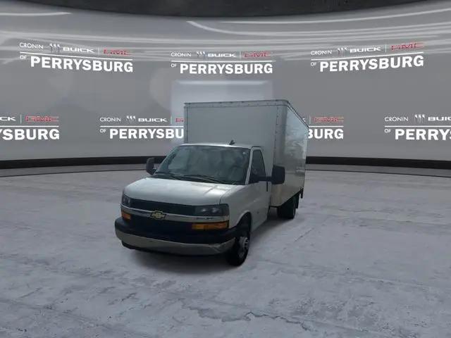 2022 Chevrolet Express Cutaway Work Van