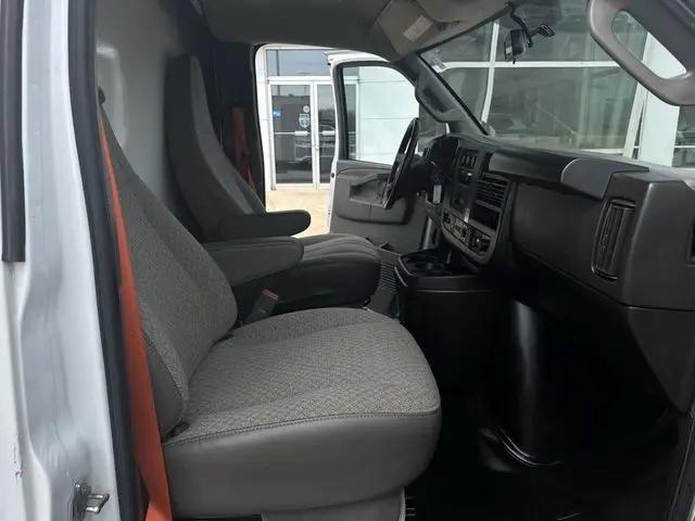 2022 Chevrolet Express Cutaway Work Van