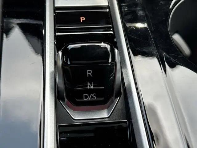 2026 Volkswagen Atlas Cross Sport SEL Premium R-Line