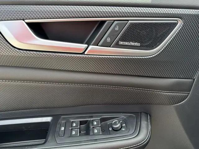 2026 Volkswagen Atlas Cross Sport SEL Premium R-Line