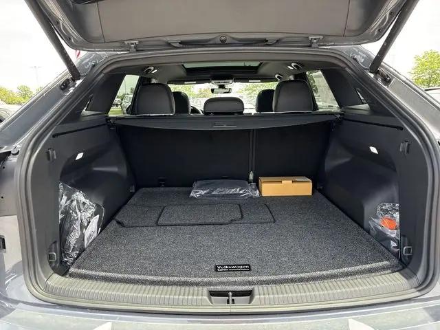 2026 Volkswagen Atlas Cross Sport SEL Premium R-Line