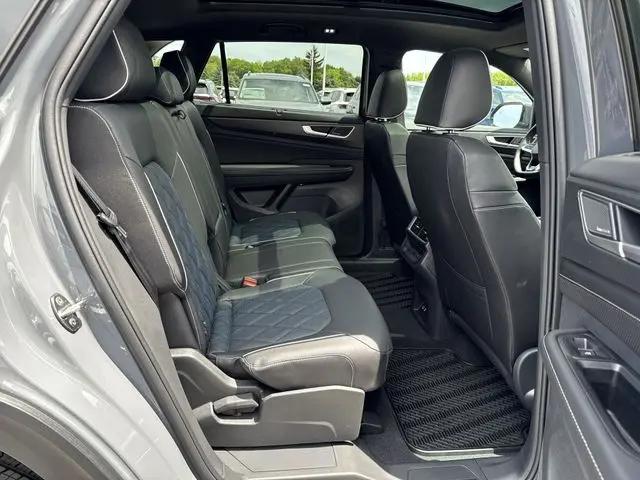 2026 Volkswagen Atlas Cross Sport SEL Premium R-Line