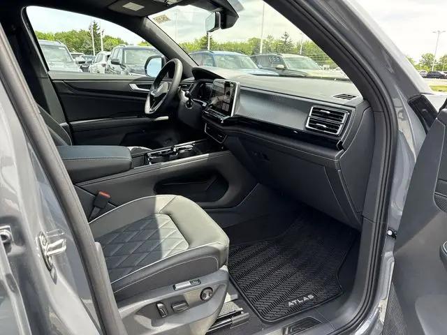 2026 Volkswagen Atlas Cross Sport SEL Premium R-Line