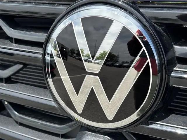 2026 Volkswagen Atlas Cross Sport SEL Premium R-Line