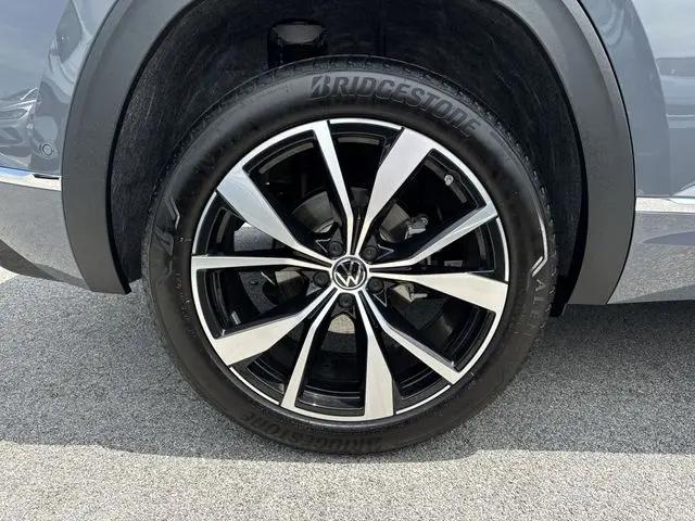 2026 Volkswagen Atlas Cross Sport SEL Premium R-Line