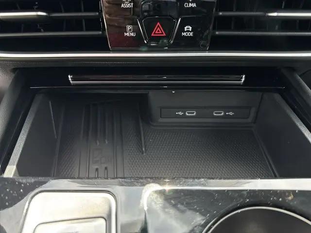 2026 Volkswagen Atlas Cross Sport SEL Premium R-Line
