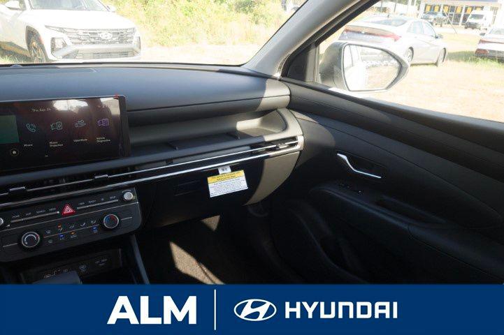 New 2026 Serenity White Pearl HYUNDAI SE FWD image 17
