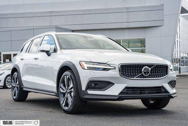 2026 Volvo V60 Cross Country Plus, B5 AWD Gas (mild hybrid) for sale in Fredericksburg, VA